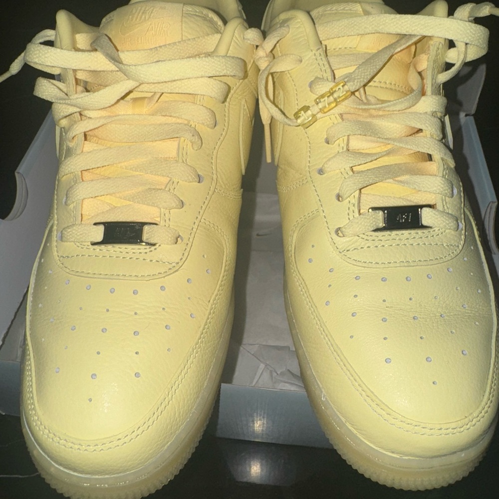 Nike Air Force 1 Yellow Sneakers